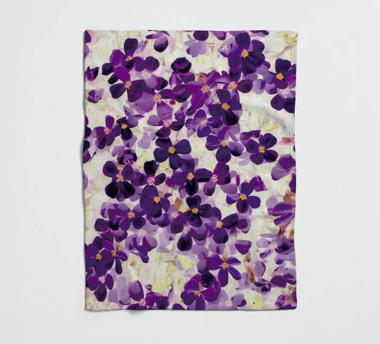 Violet Bloom Fleecedecke von Amy Sia