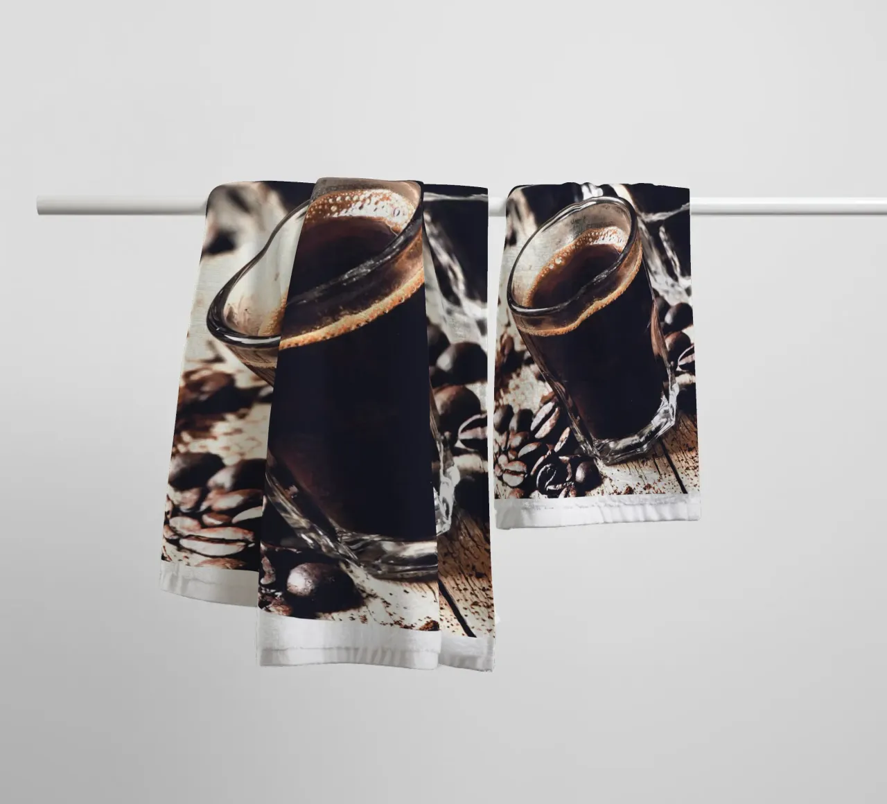 Momenti di caffè - Arte del caffè rustica asciugamano da bagno da Whole©