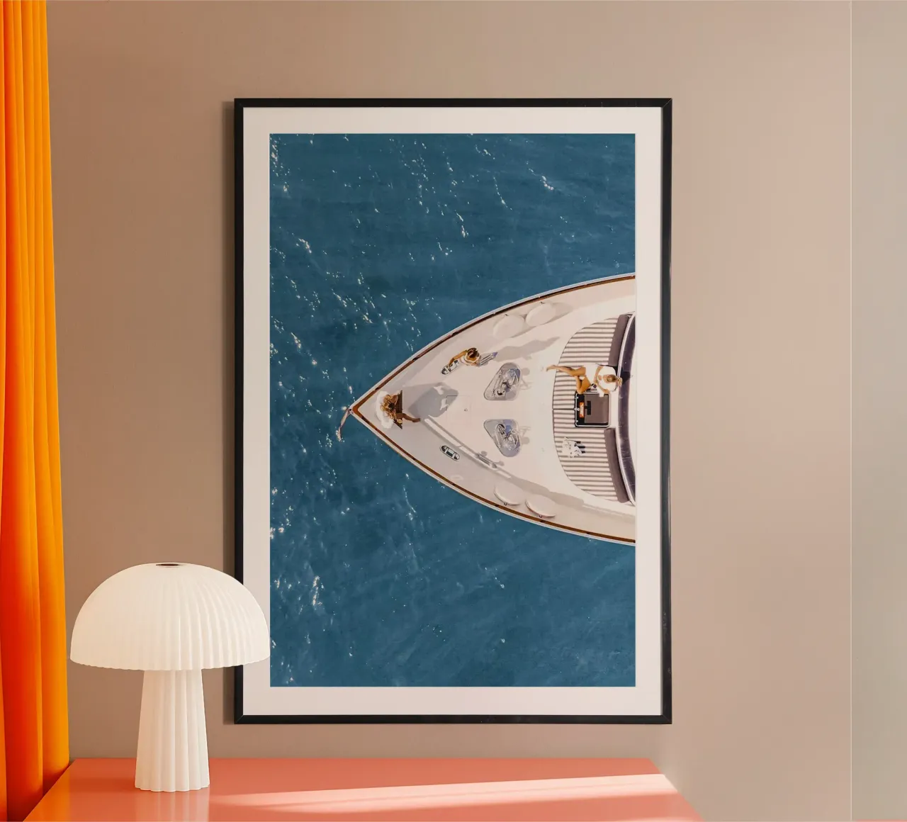 Luxurious Boat poster da Lynn Janet