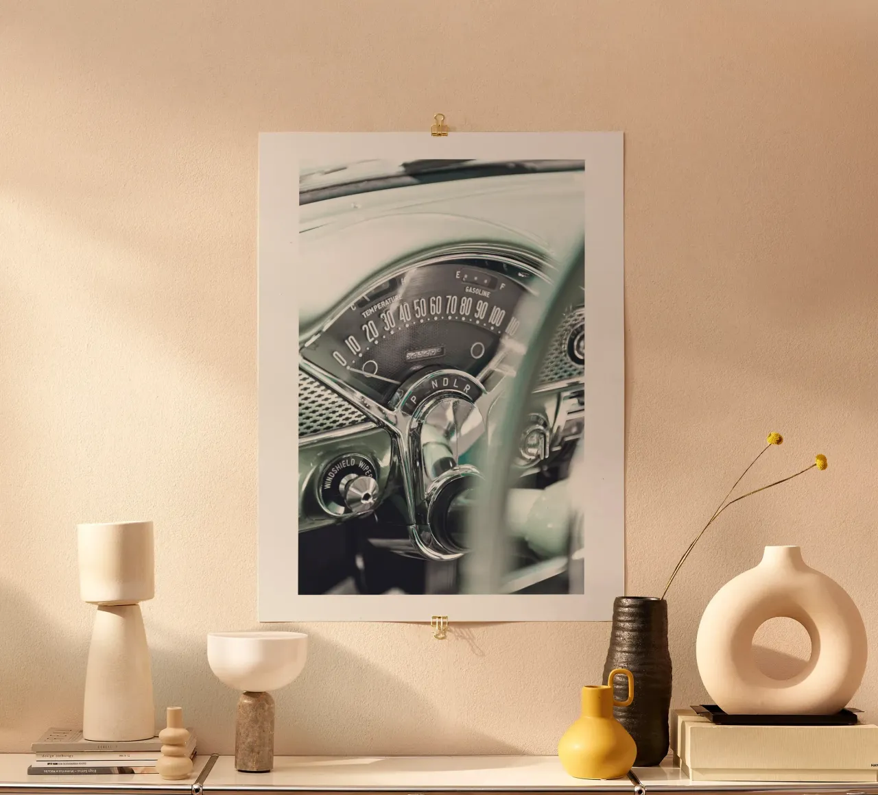 Cruscotto retrò - Arte dell'auto d'epoca poster con telaio in plastica da Whole©