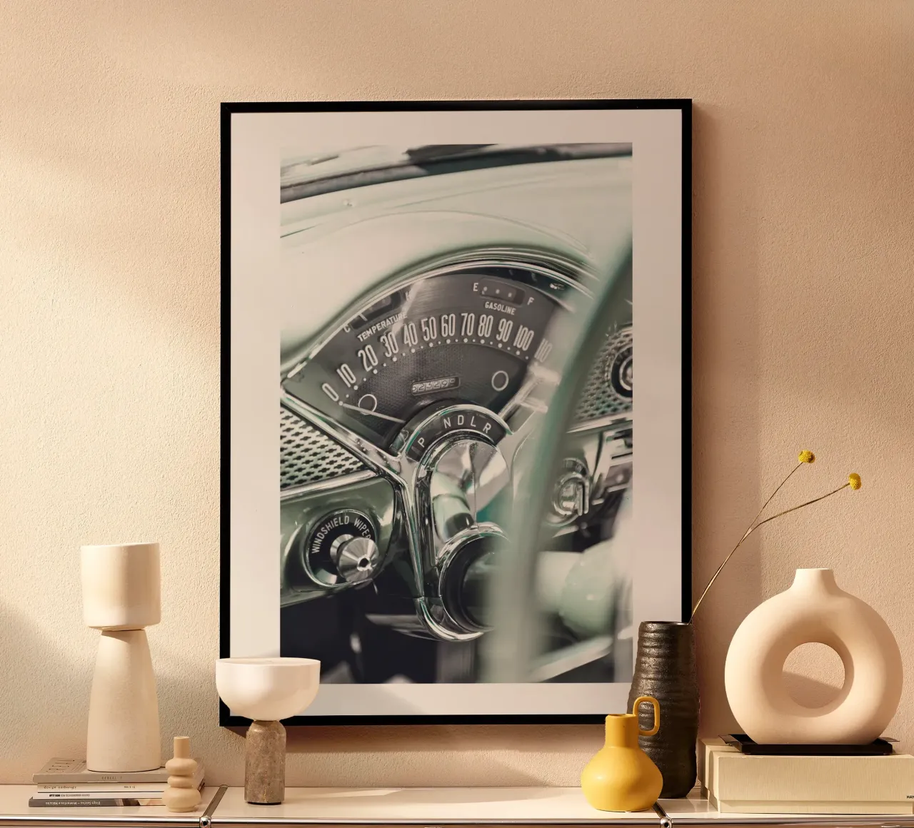 Cruscotto retrò - Arte dell'auto d'epoca poster con telaio in plastica da Whole©