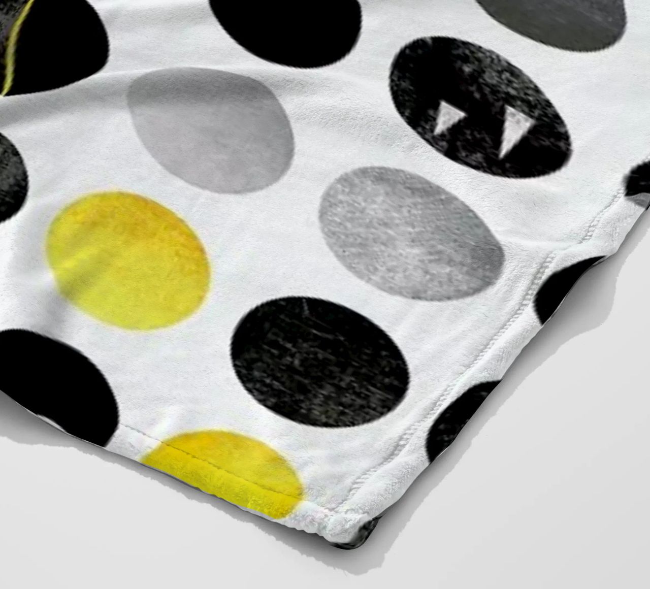 Yellow and Black coperta in pile da Elisabeth Fredriksson