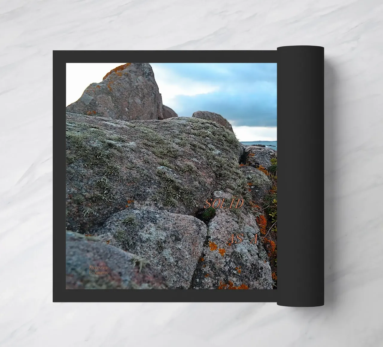 SOLID AS A ROCK. deurmat van TYPOGRAPHY BY THIERRY VOBMANN