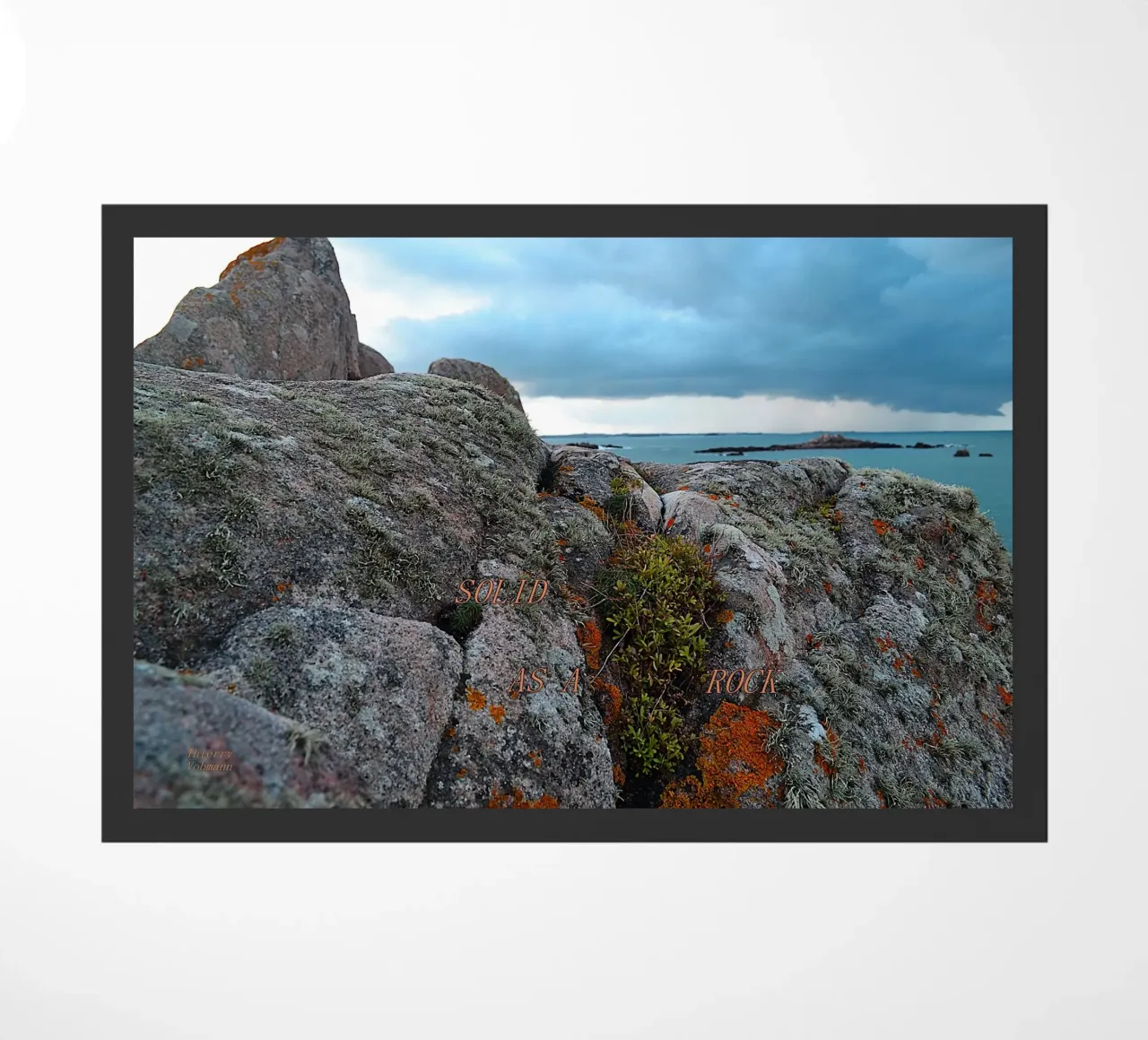 SOLID AS A ROCK. deurmat van TYPOGRAPHY BY THIERRY VOBMANN