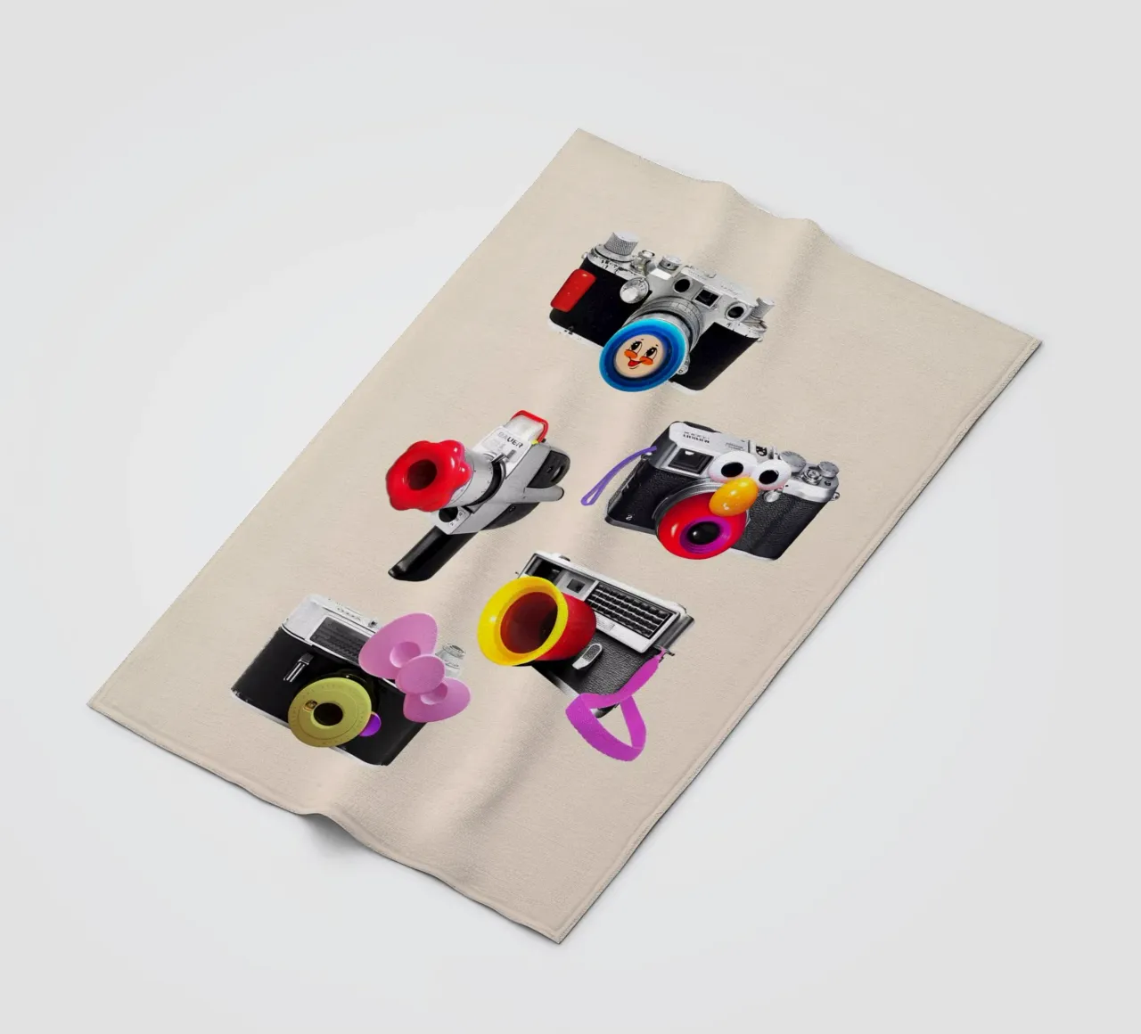 Toy Cameras coperta in pile da Dikhotomy