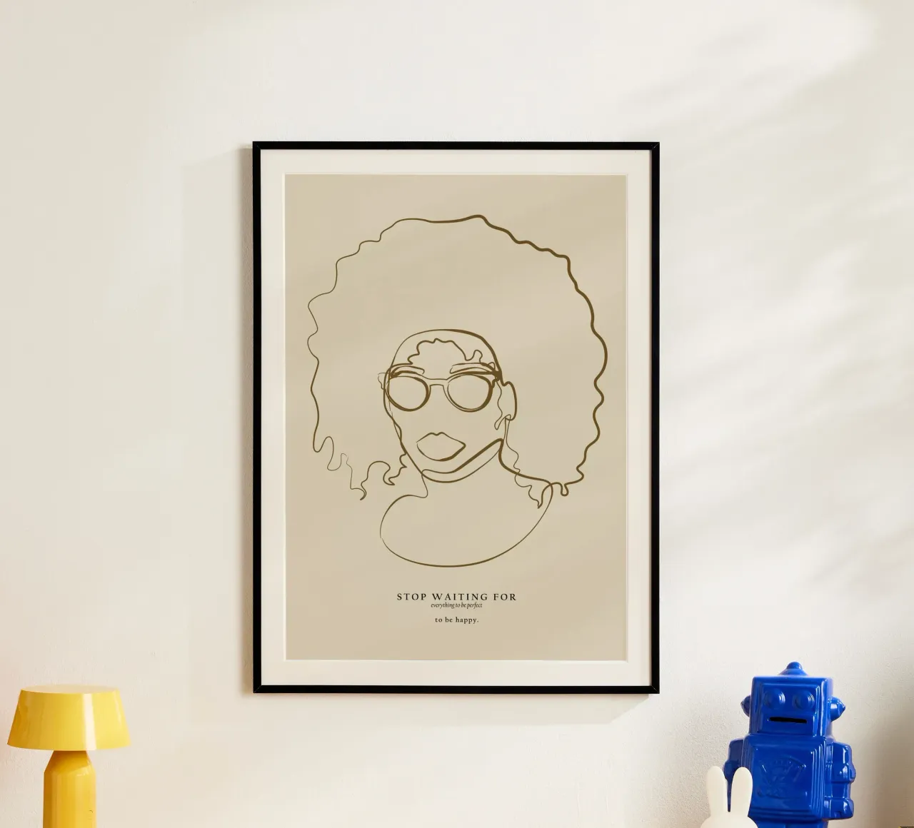 Smettete di aspettare che tutto sia perfetto, per essere felici. poster con telaio in plastica da NKTN Design
