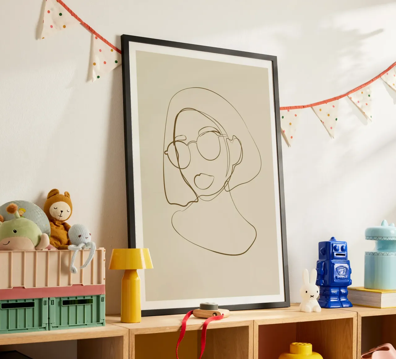 Ritratto femminile Line Art poster con telaio in legno da NKTN Design