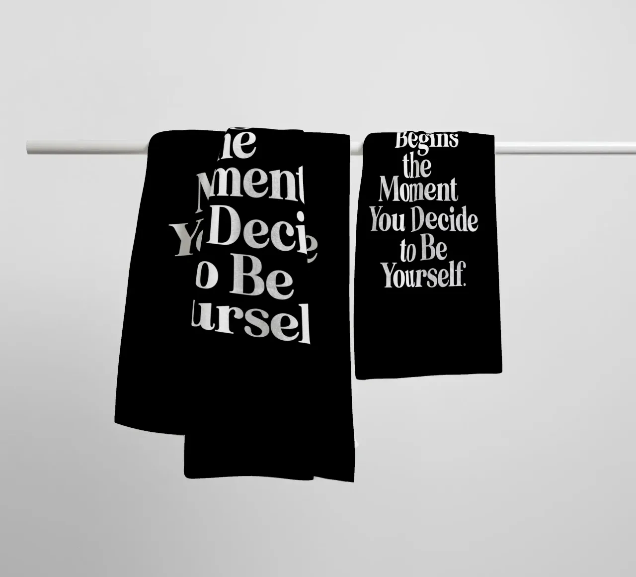La bellezza inizia nel momento in cui si decide di essere se stessi asciugamano da bagno da THE MOTIVATED TYPE