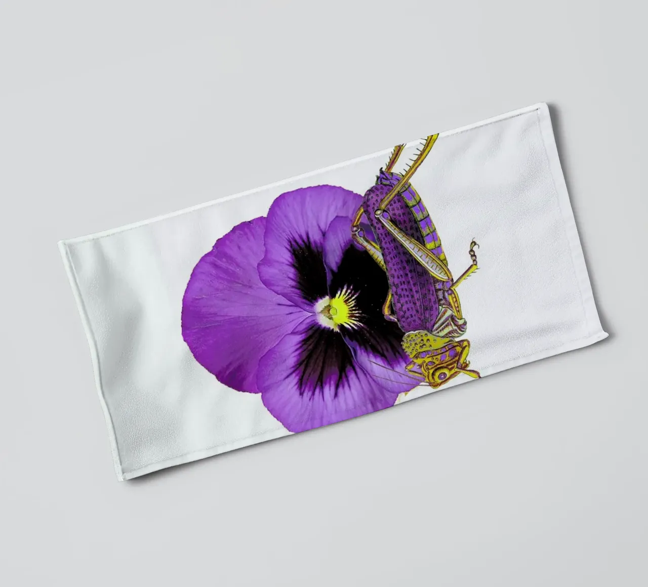 Purple Grasshopper and Viola asciugamano da bagno da Rococco LA