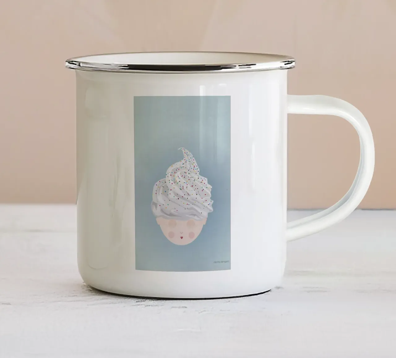 Musings Soft Ice emaille mok van Mie Frey Damgaard