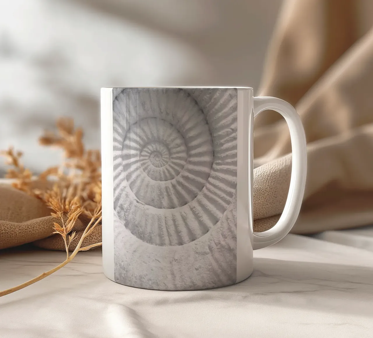 Spirale fossile - l'art naturel intemporel dans un style minimaliste mug en céramique de Whole©