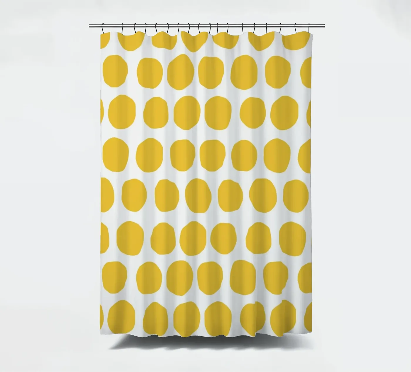 Yellow Dot Pattern Duschvorhang von treechild