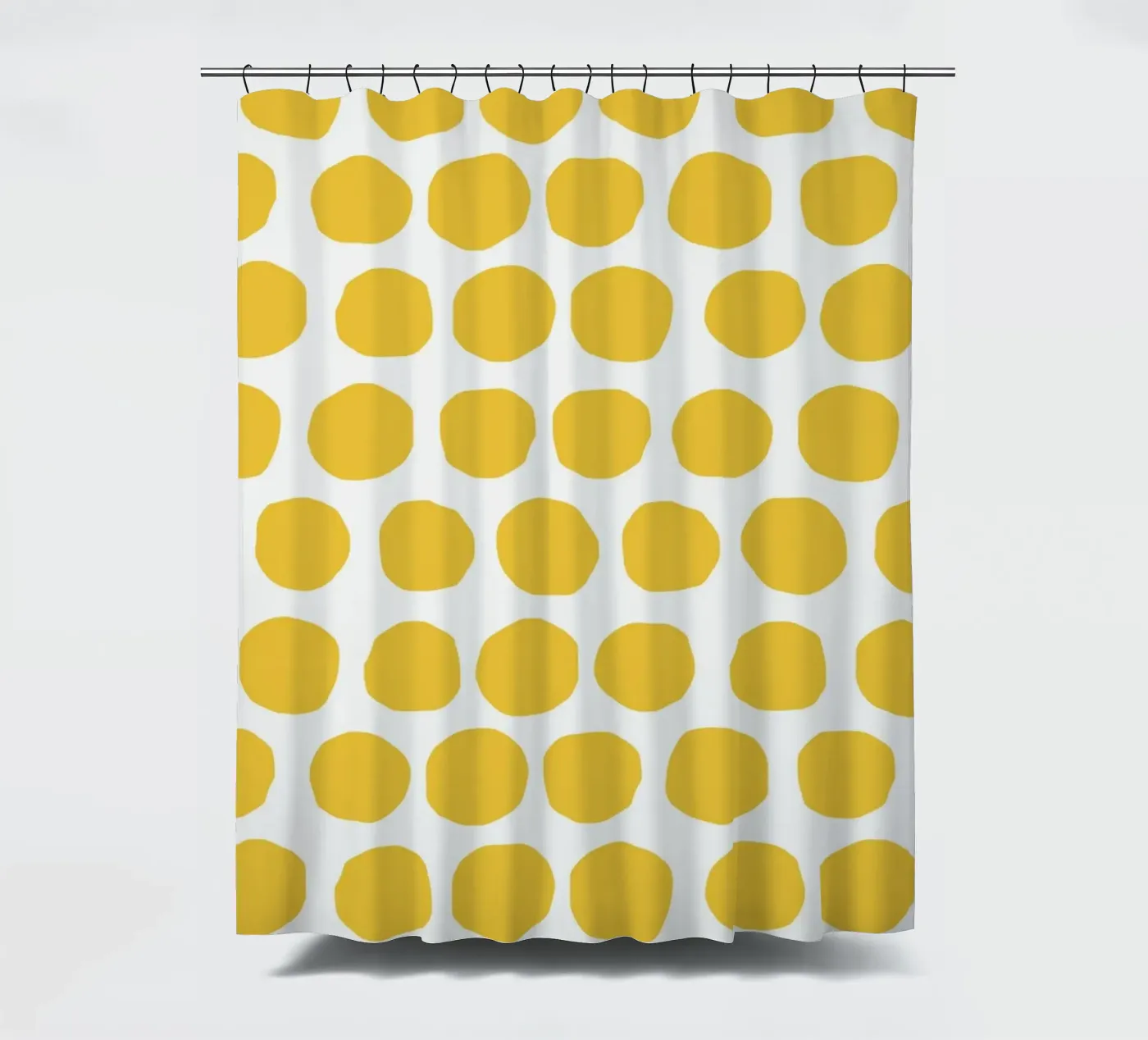 Yellow Dot Pattern Duschvorhang von treechild