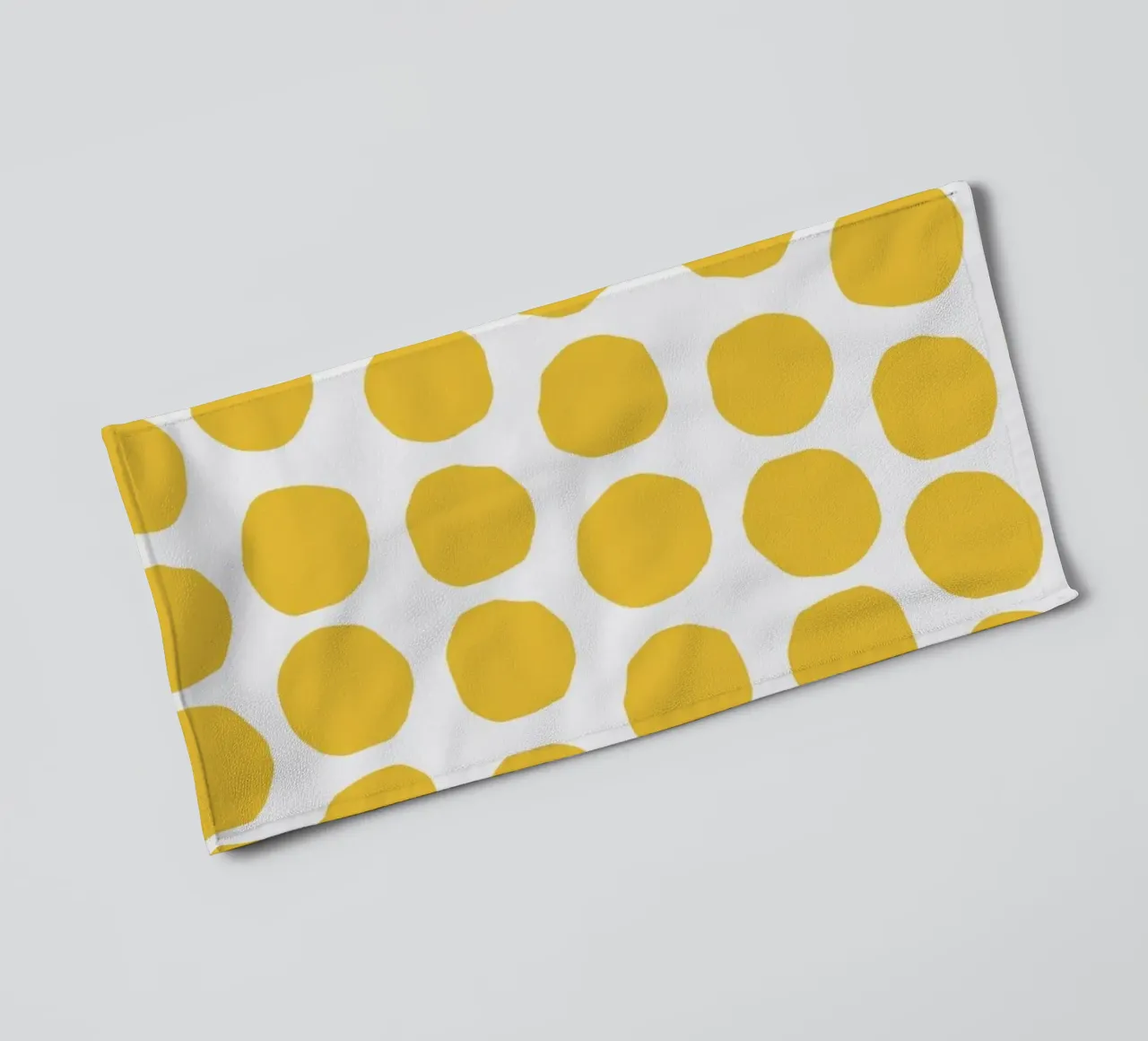 Yellow Dot Pattern badhanddoek van treechild