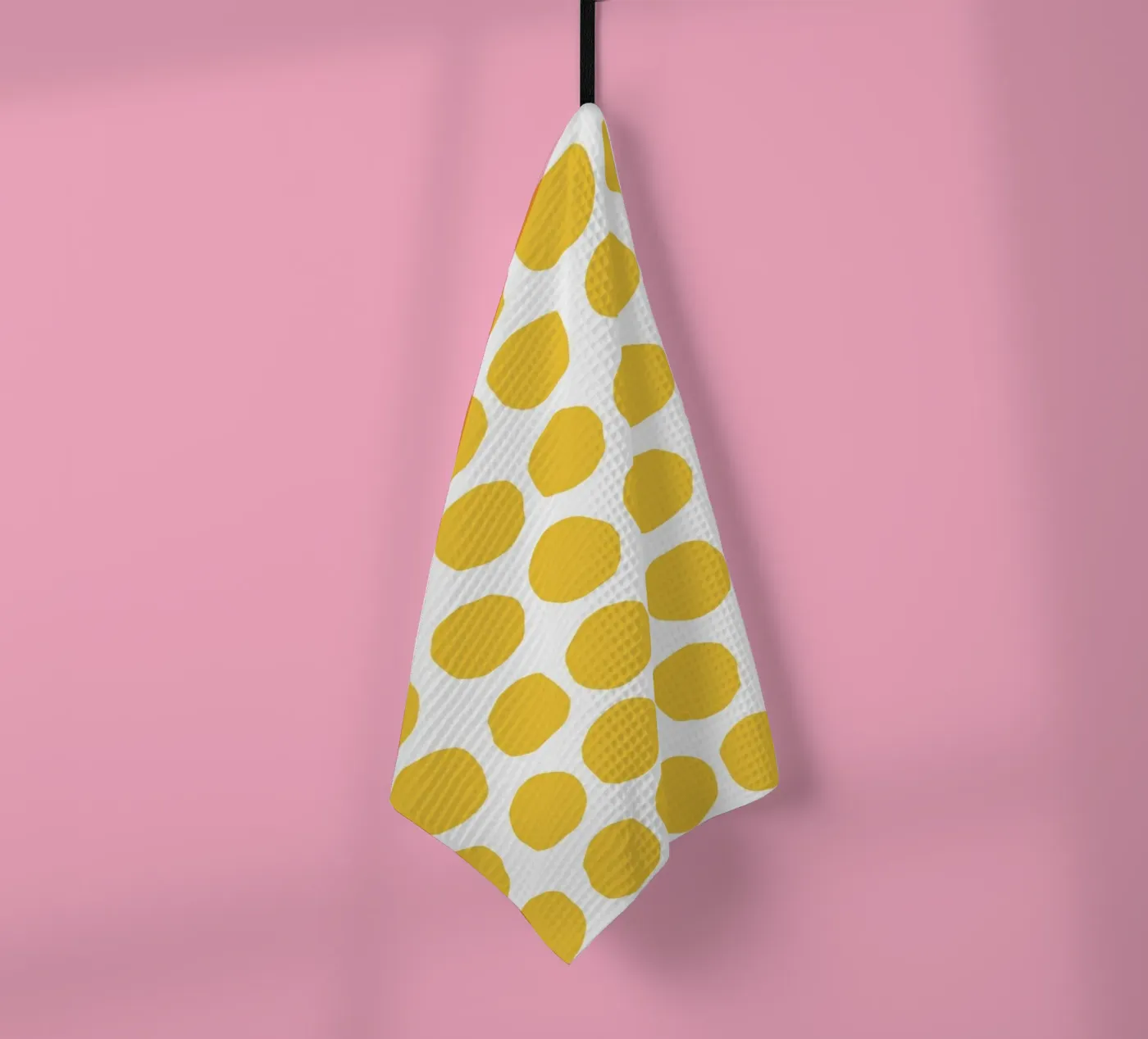 Yellow Dot Pattern Geschirrtuch von treechild