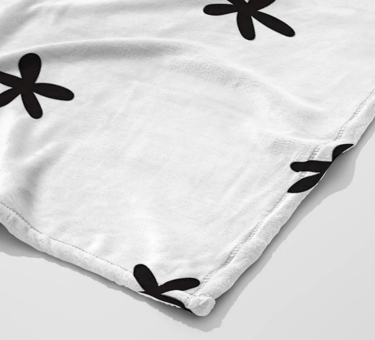 Tiny Blossom Pattern product.type.blanket-fleece common.byCreator treechild