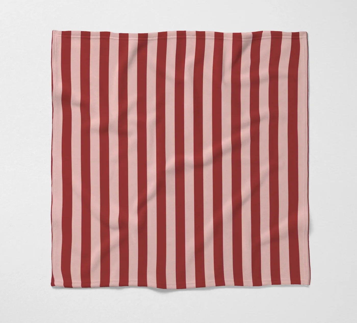 Red Stripes Pattern Fleecedecke von treechild