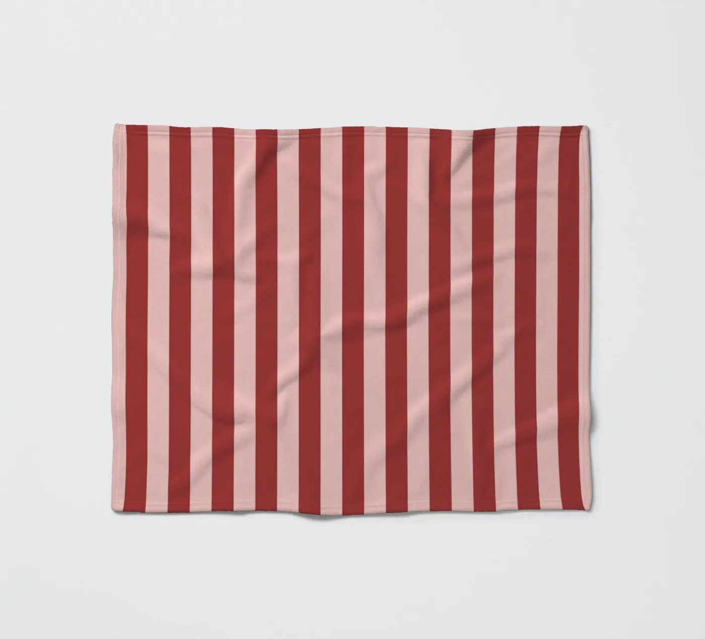 Red Stripes Pattern Fleecedecke von treechild