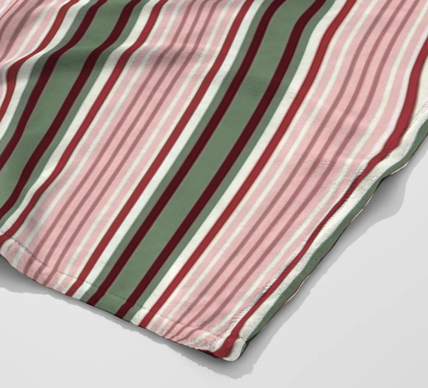 Red Green Stripes Pattern Fleecedecke von treechild