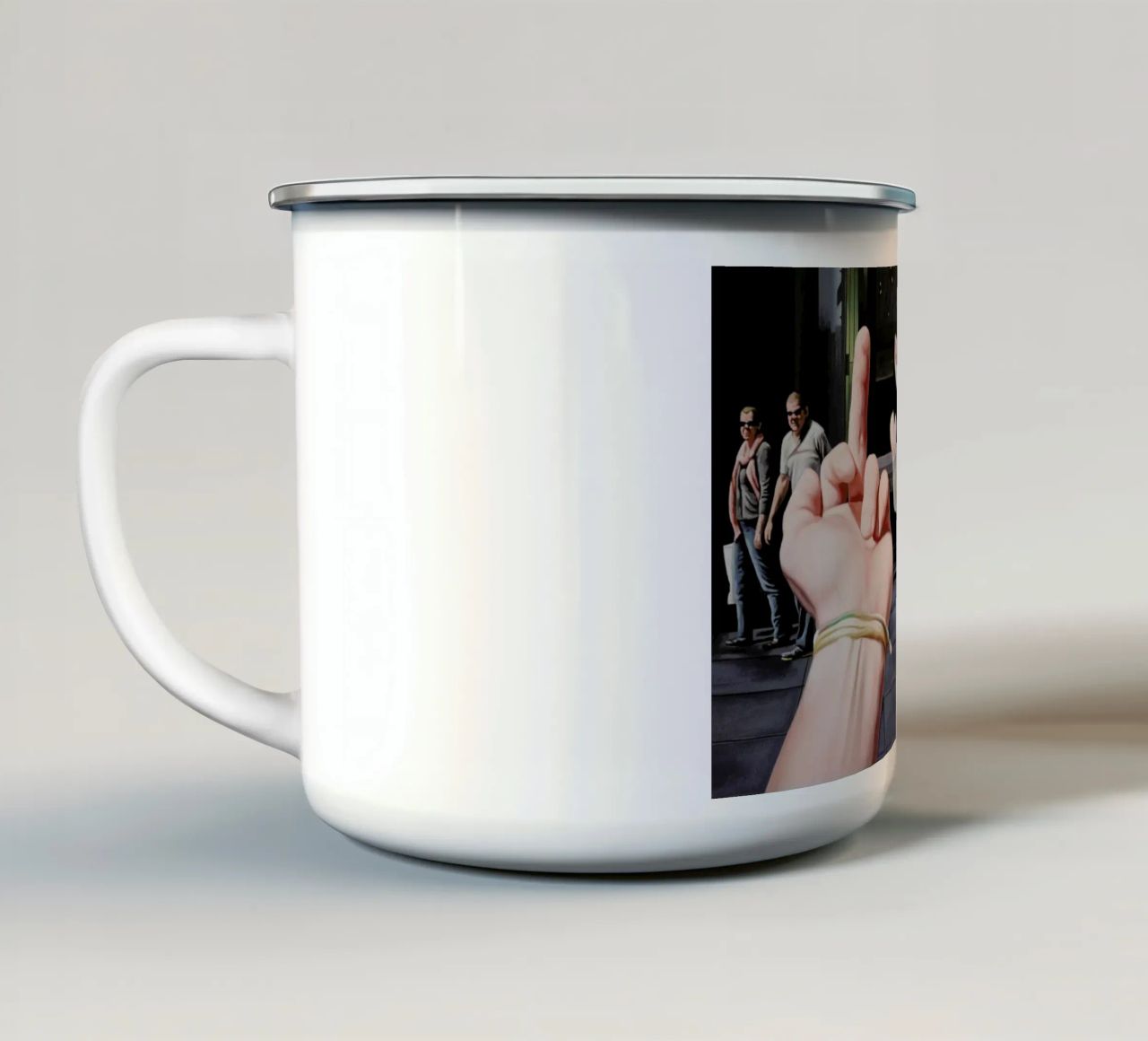 Joyeuses Courses tazza in smalto da Jérôme Romain