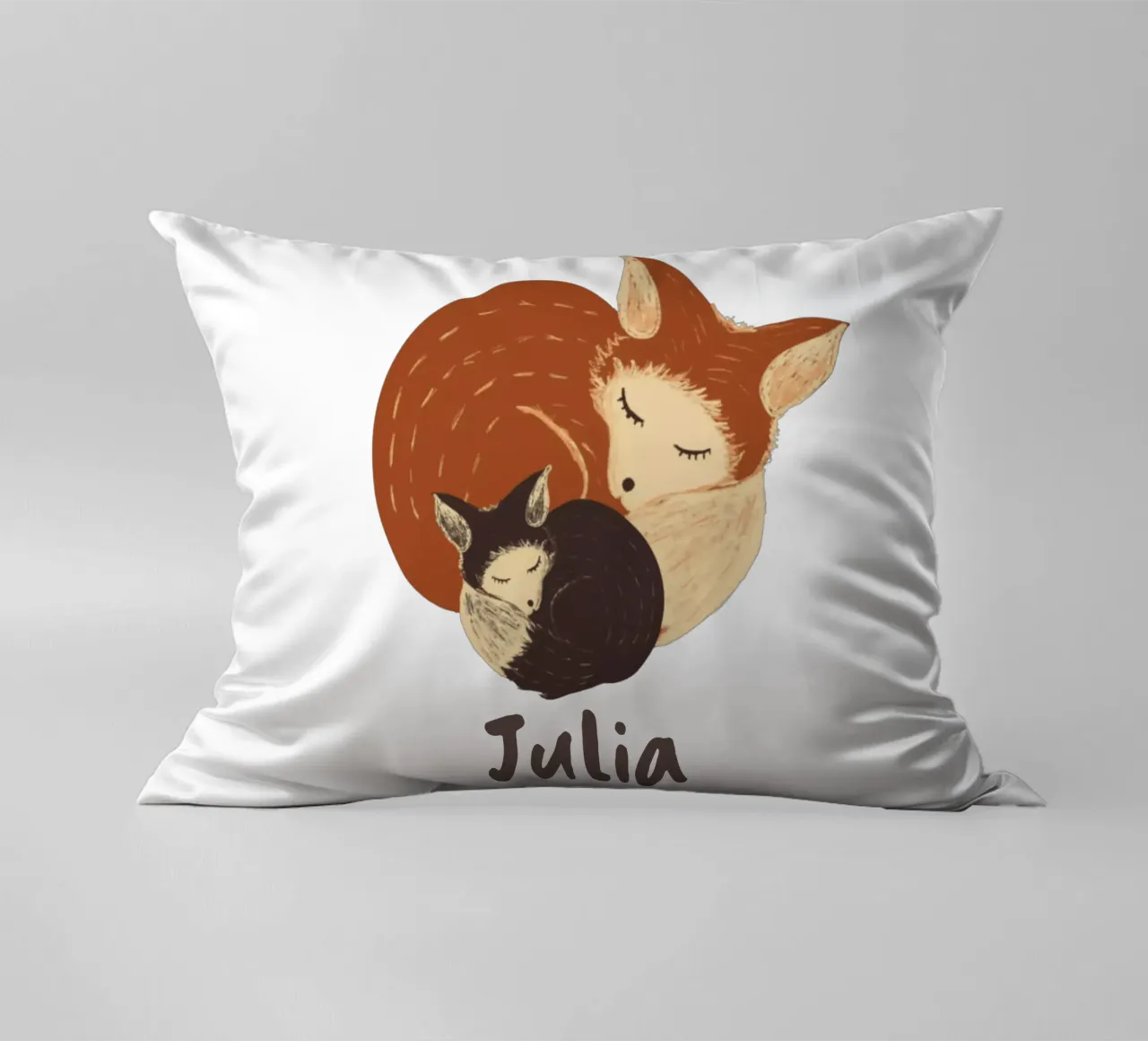 Madre addormentata e volpe neonata: Regalo per bambini completamente personalizzabile cuscino da Studio Patruschka