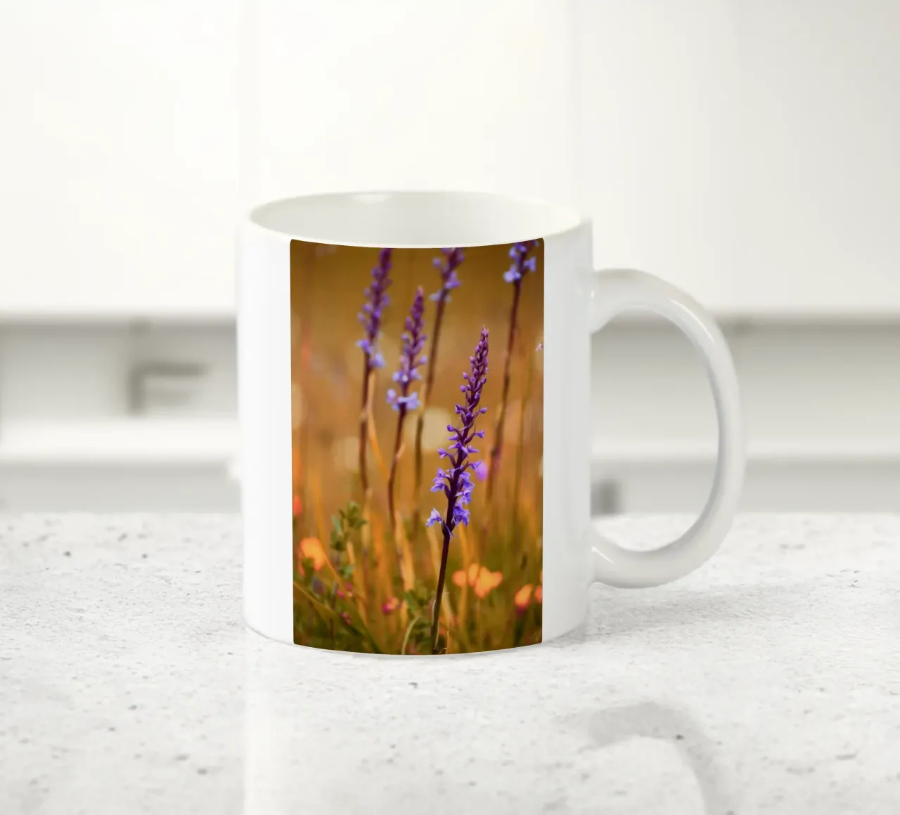 Piccoli fiori viola al sole tazza in ceramica da Something for you