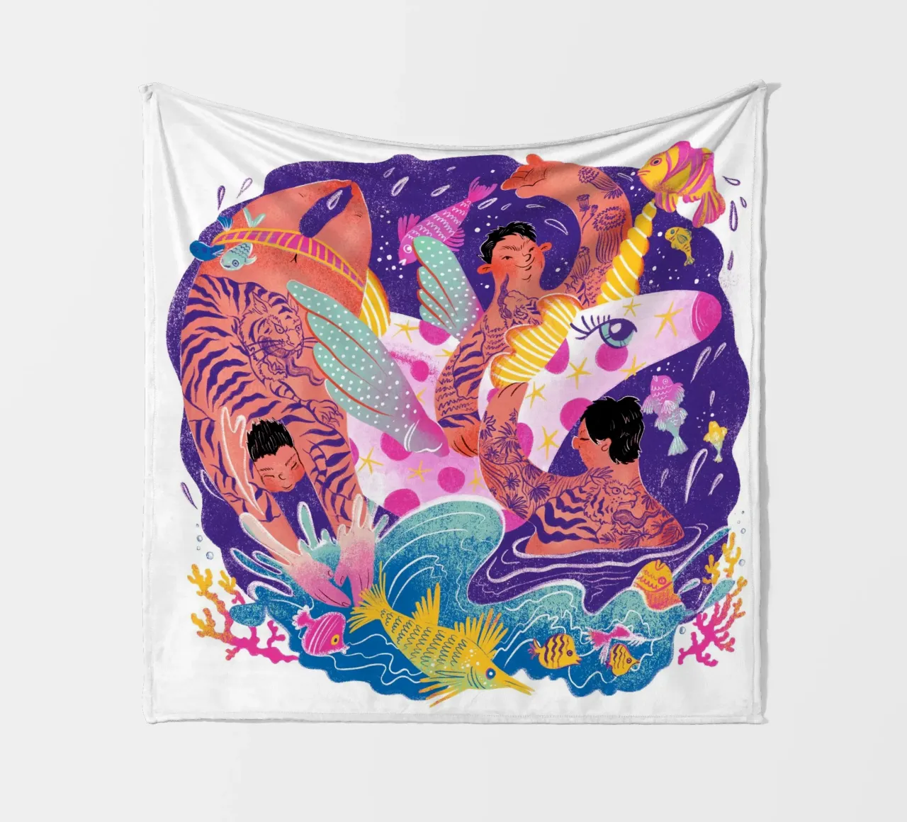 Three brothers and a unicorn float coperta in pile da Moira Scicluna Zahra