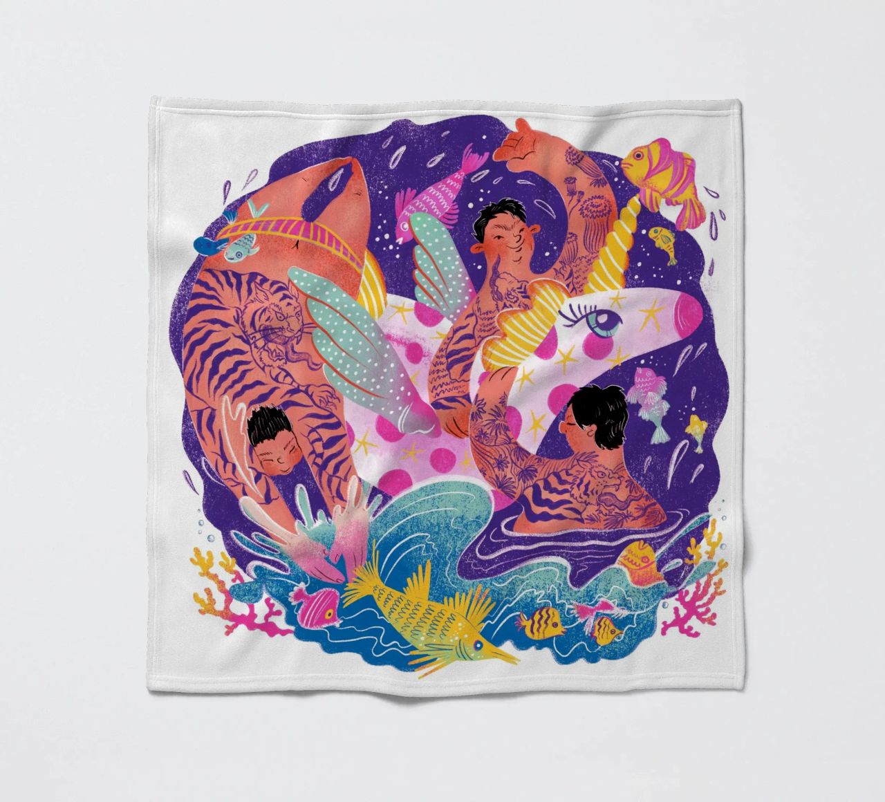 Three brothers and a unicorn float coperta in pile da Moira Scicluna Zahra
