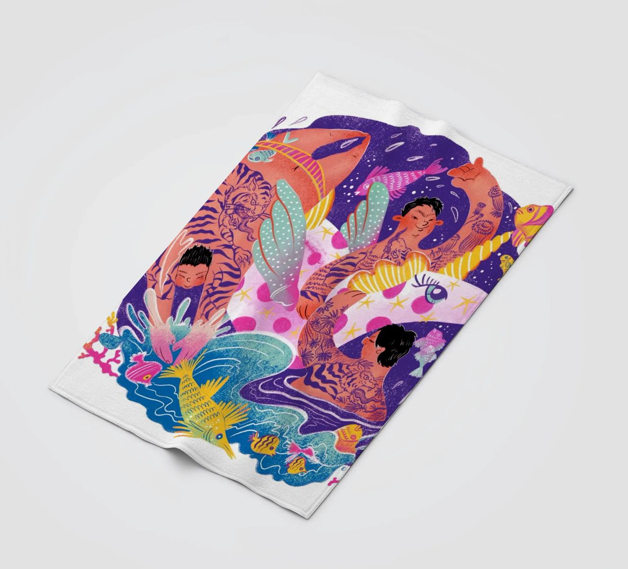 Three brothers and a unicorn float coperta in pile da Moira Scicluna Zahra