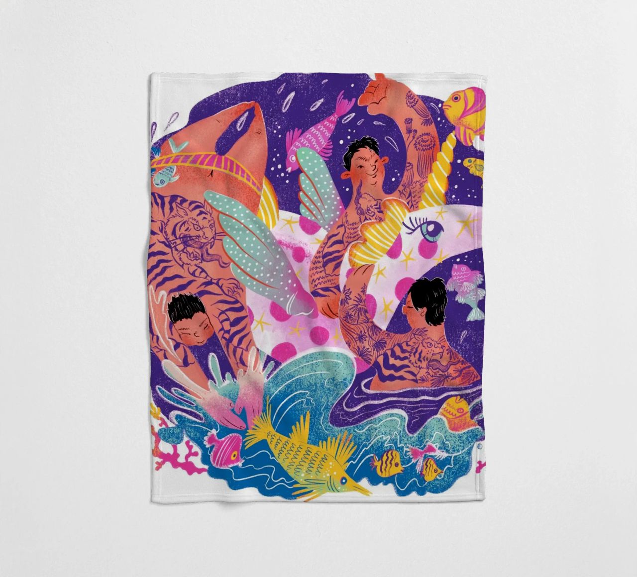 Three brothers and a unicorn float coperta in pile da Moira Scicluna Zahra