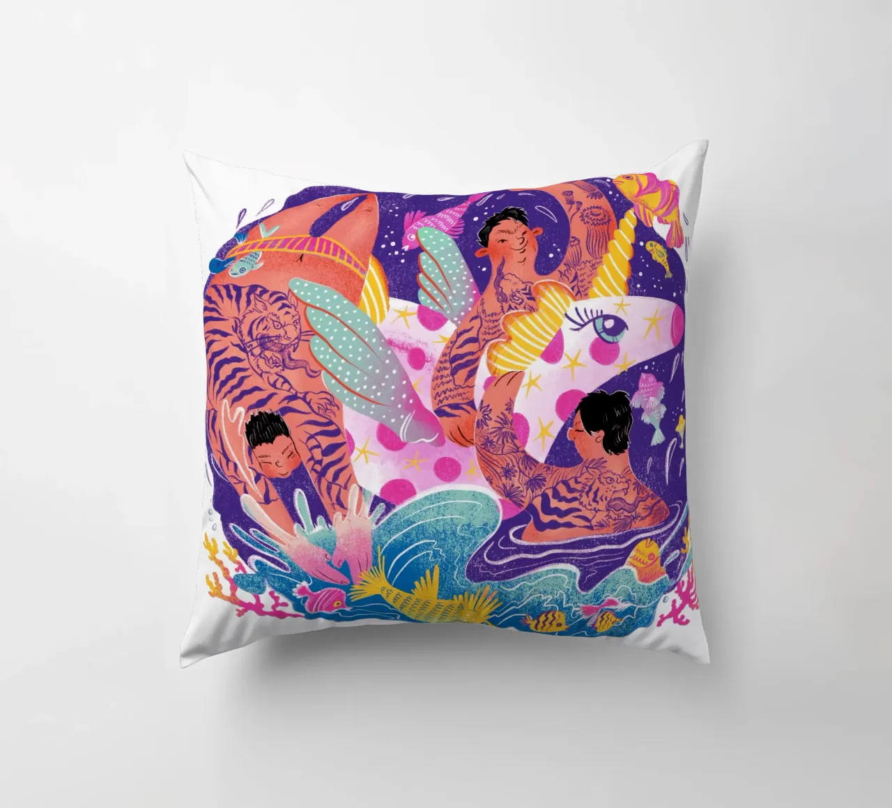 Three brothers and a unicorn float cuscino da Moira Scicluna Zahra