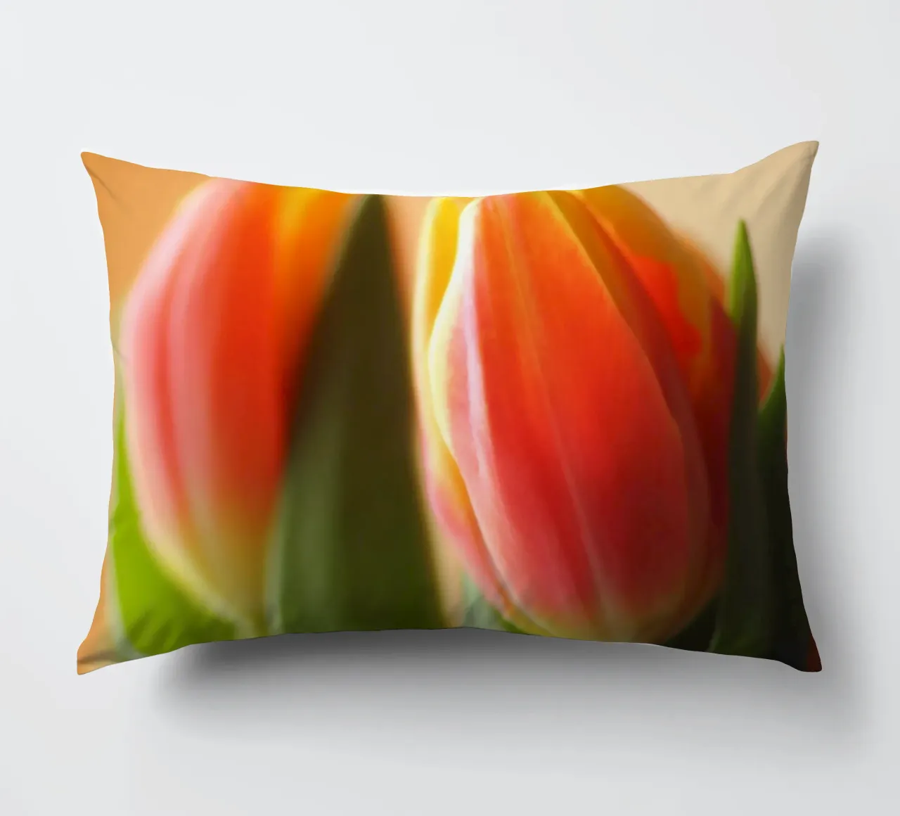 Due tulipani rosso-arancio in una ripresa macro cuscino da Something for you