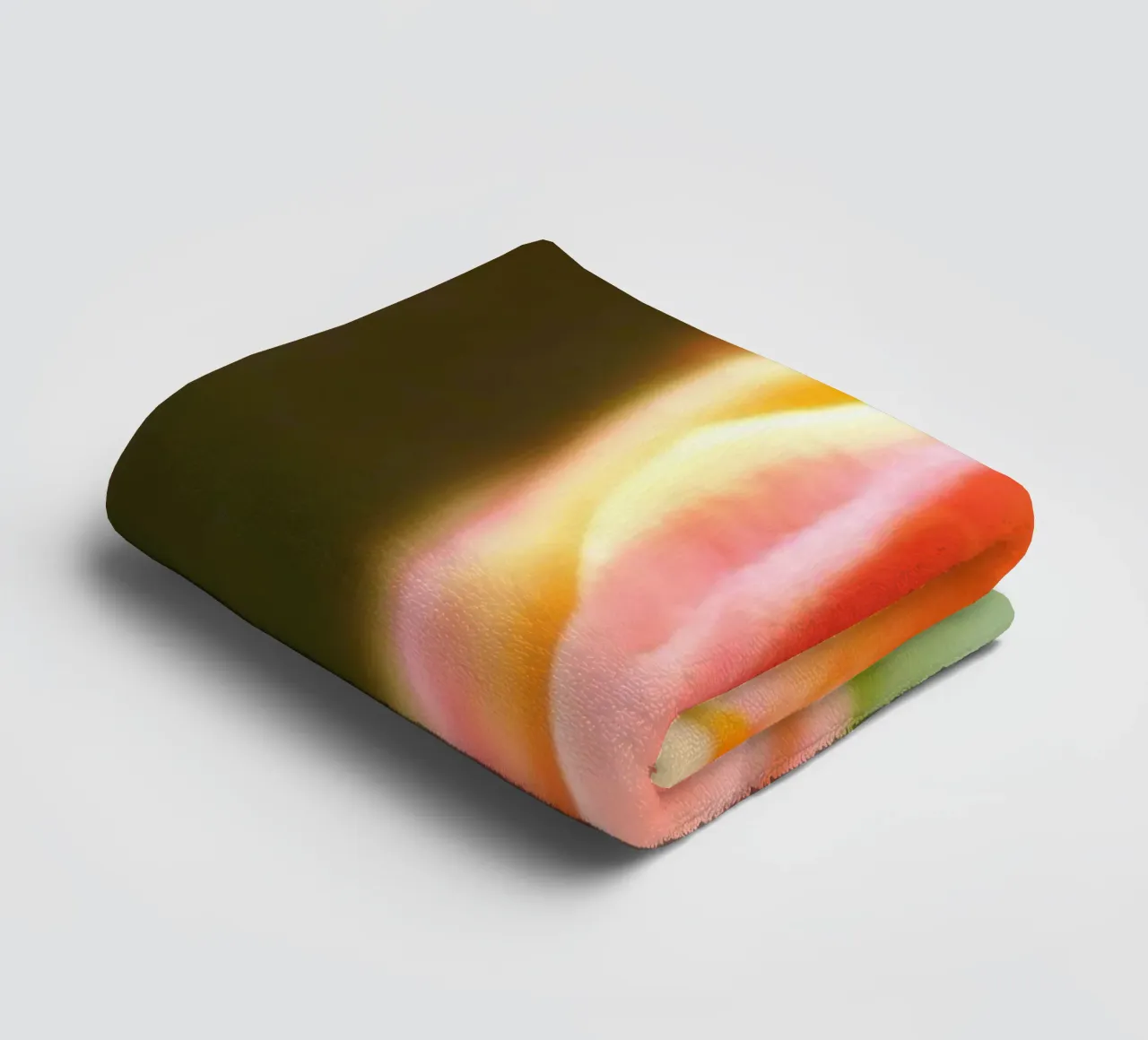 Due tulipani rosso-arancio in una ripresa macro asciugamano da bagno da Something for you