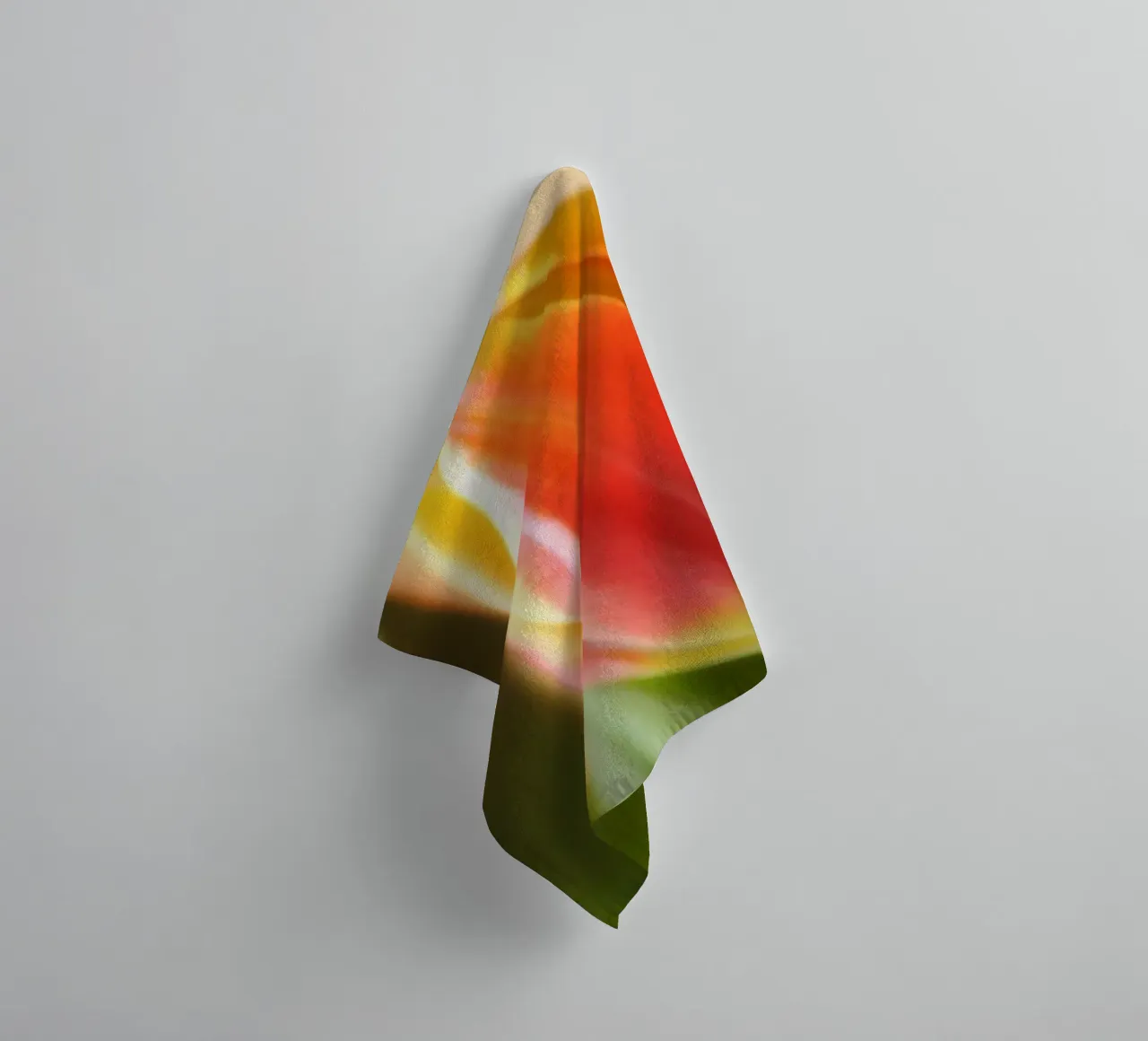 Due tulipani rosso-arancio in una ripresa macro asciugamano da bagno da Something for you