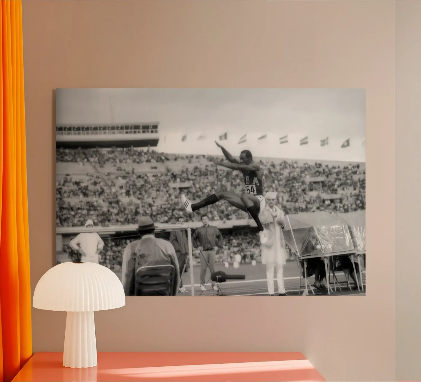 Robert Beamon nel 1968 plexiglass da sera SHop