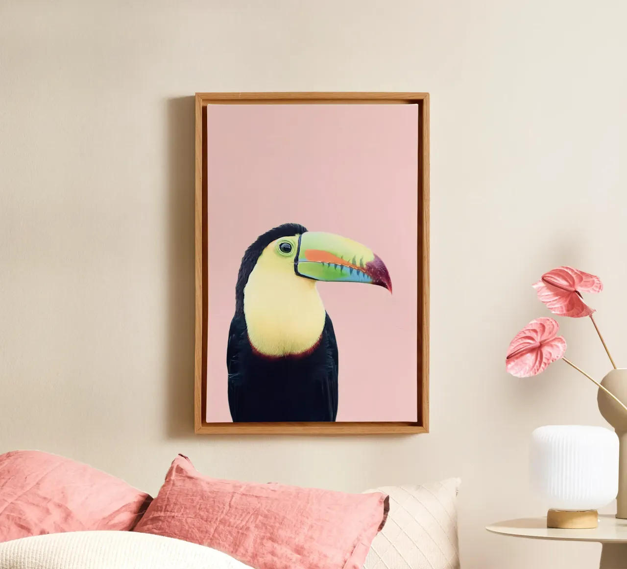 Tucano su rosa tela con Cornice a cassetta da Kathrin Pienaar