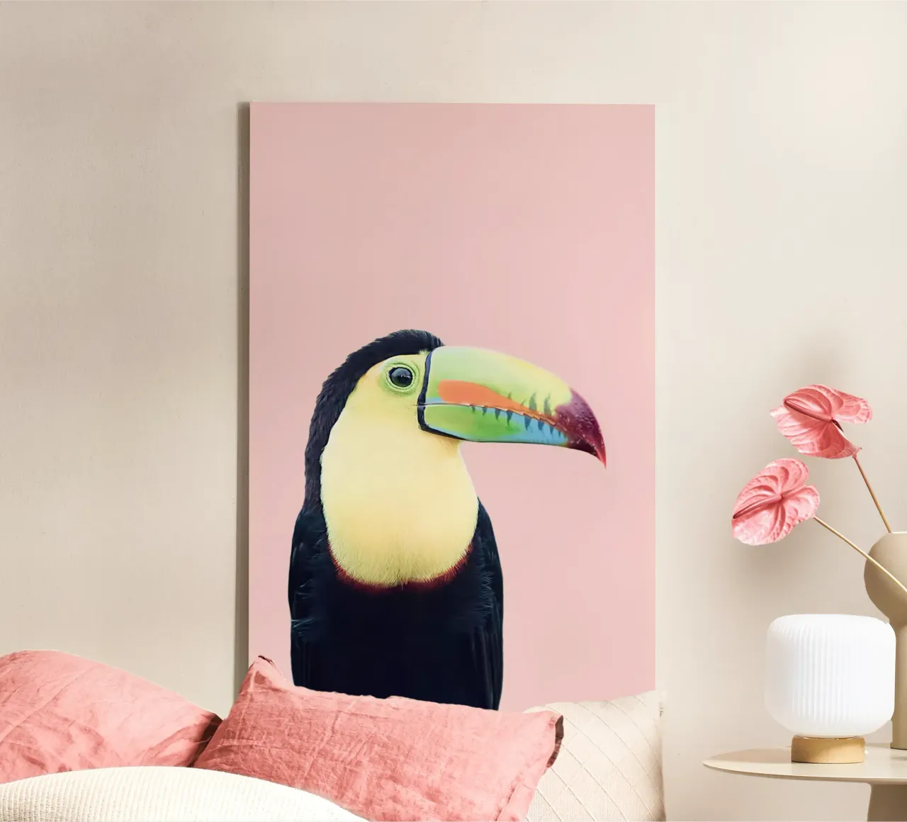 Tucano su rosa tela con Cornice a cassetta da Kathrin Pienaar