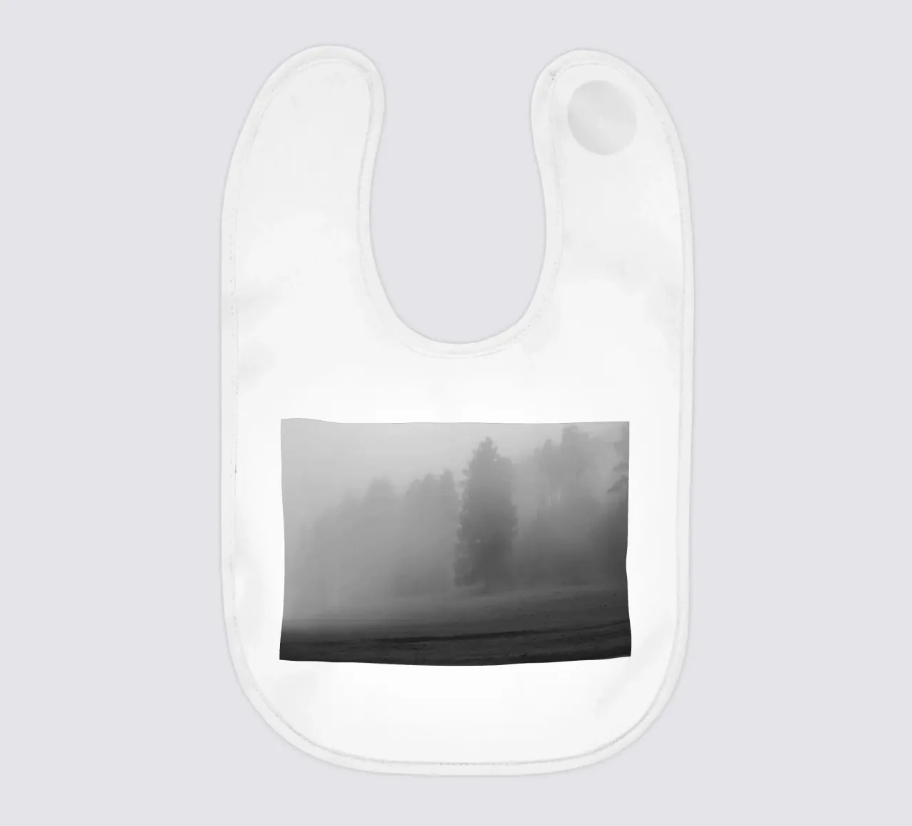 Prato e alberi nella nebbia bavaglino da Something for you