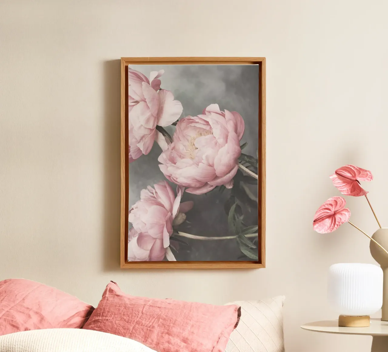 Peonie I tela con Cornice a cassetta da Kathrin Pienaar