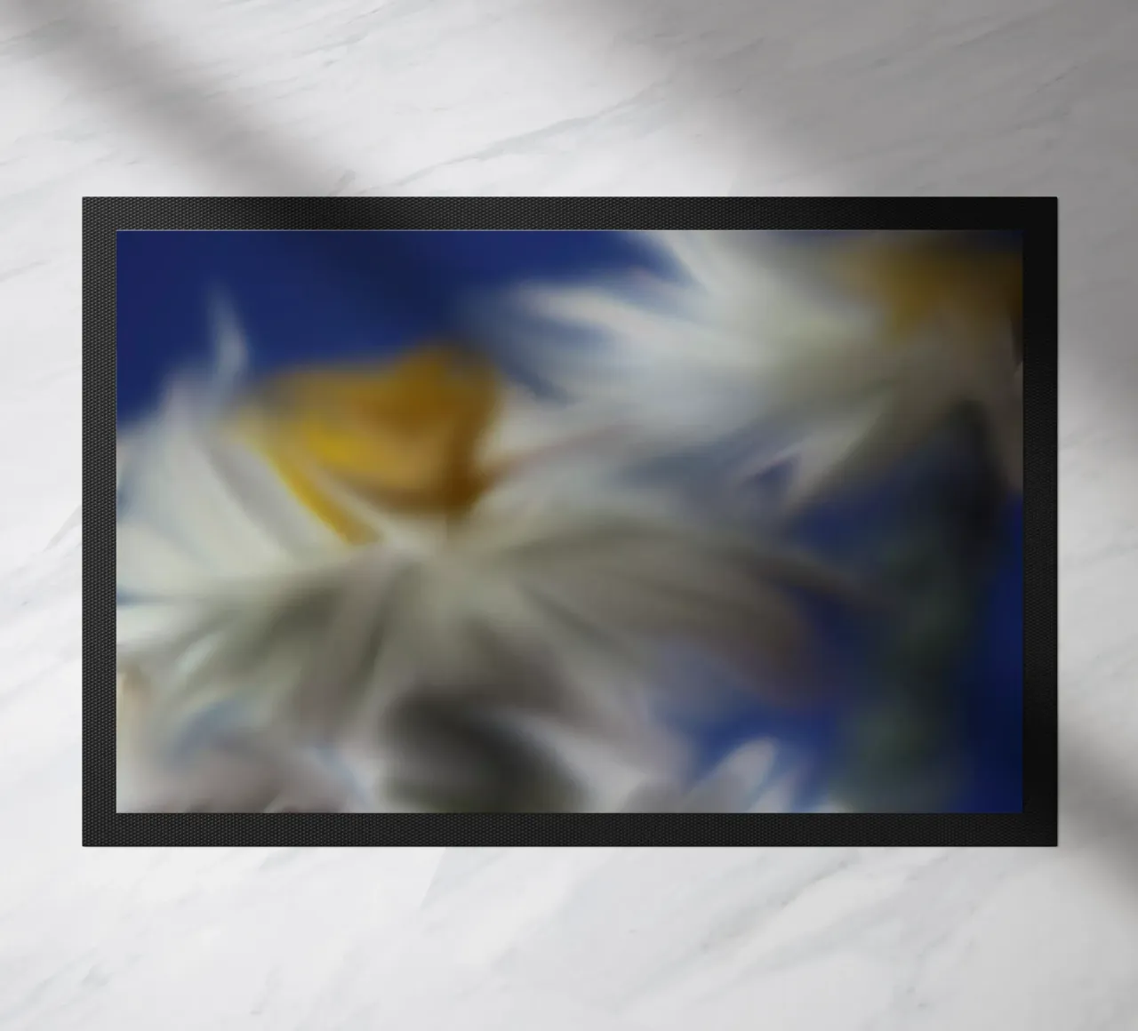 Due fiori sfocati artisticamente zerbino da Something for you