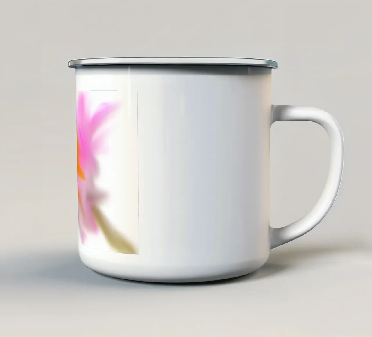 Piccolo fiore rosa sfocato artisticamente tazza in smalto da Something for you
