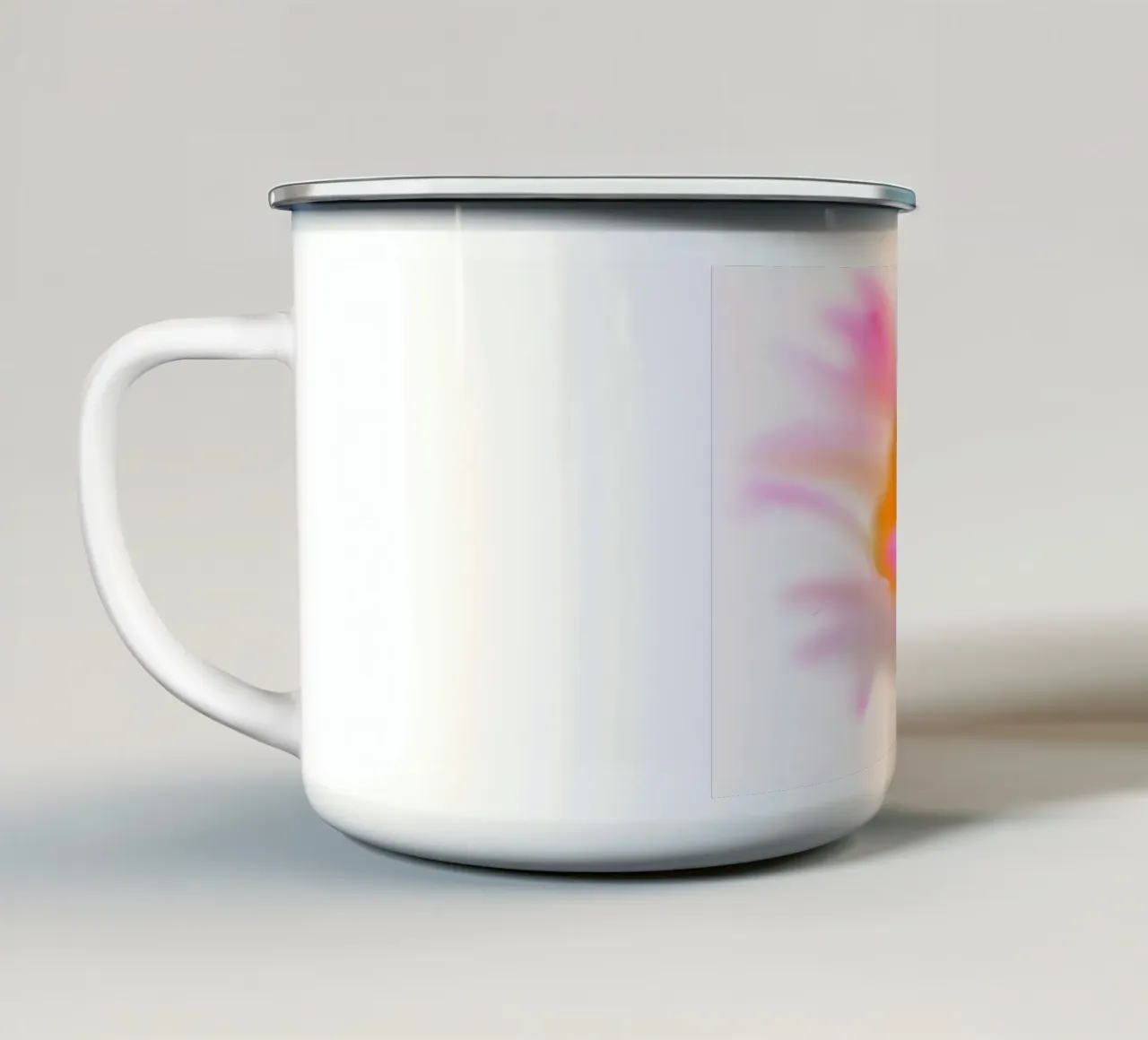 Piccolo fiore rosa sfocato artisticamente tazza in smalto da Something for you
