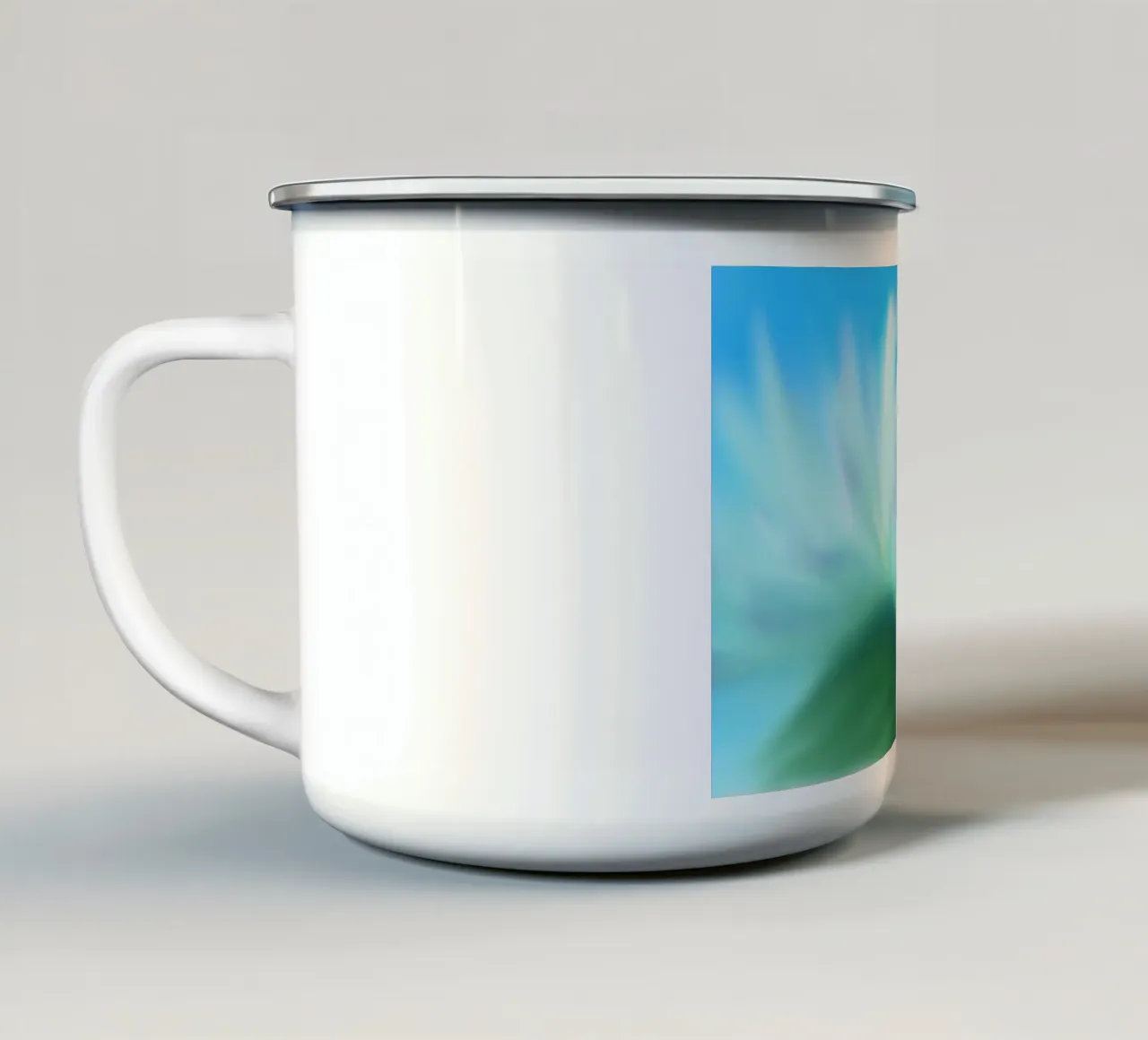 Piccolo fiore bianco sfocato artisticamente tazza in smalto da Something for you