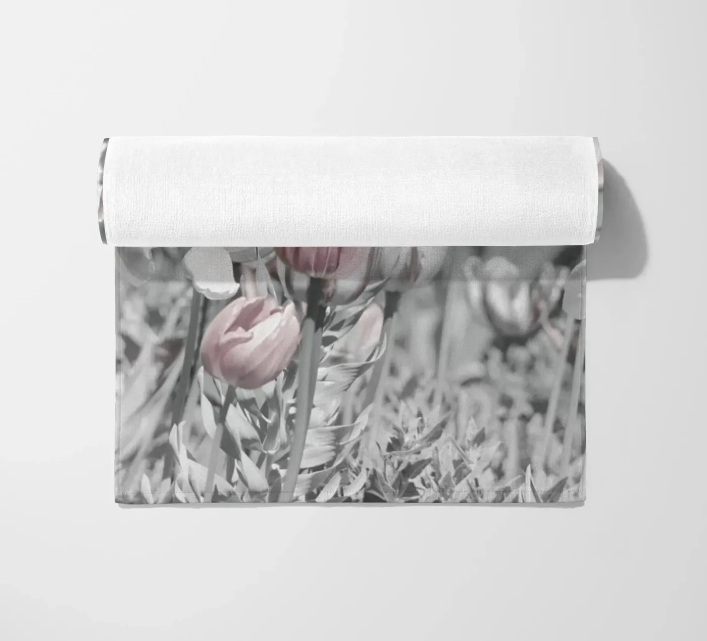 Tulpen Strandtuch von Atteloi