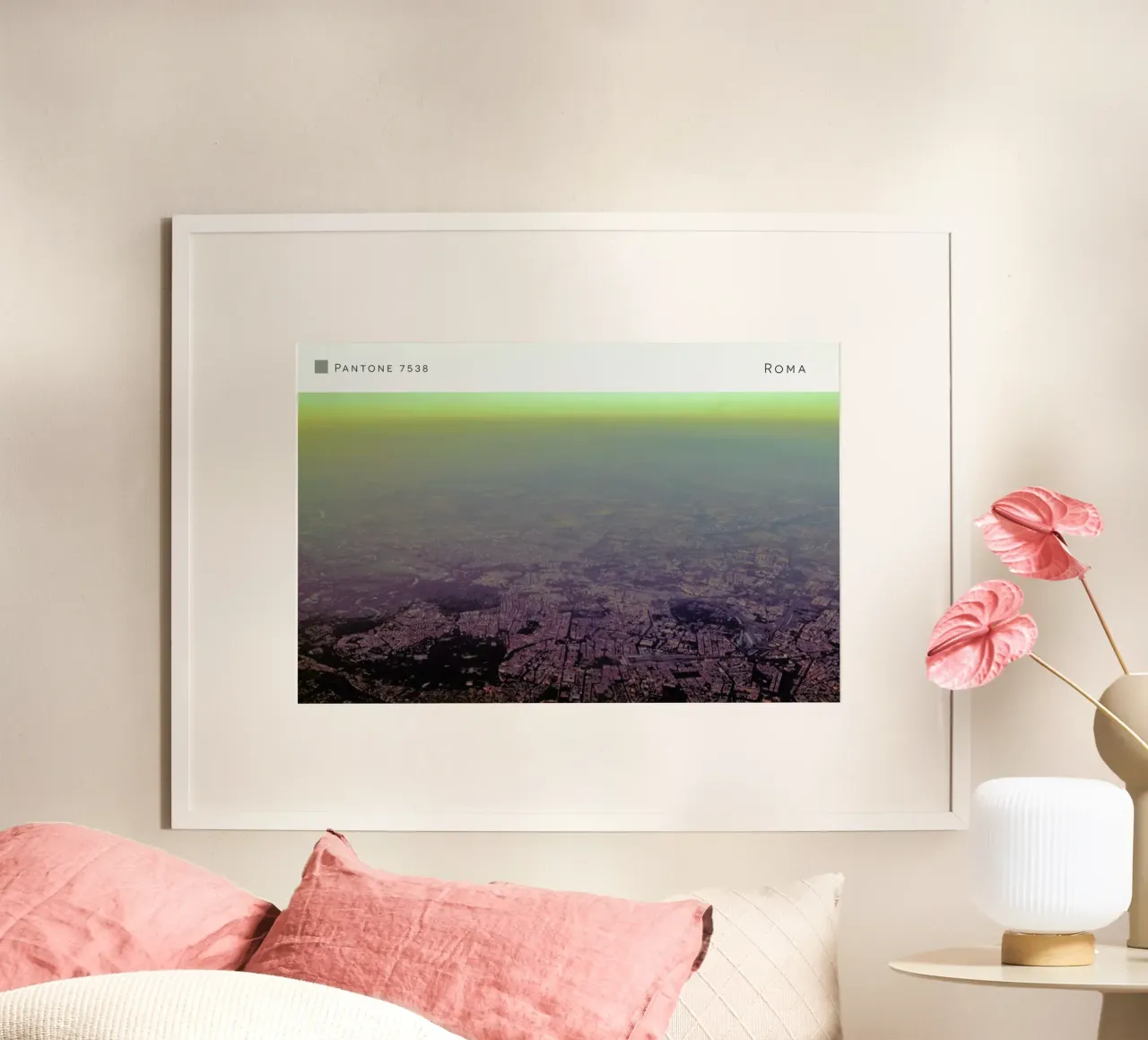 Roma Pantone 7538 poster con telaio in legno da In Full Color