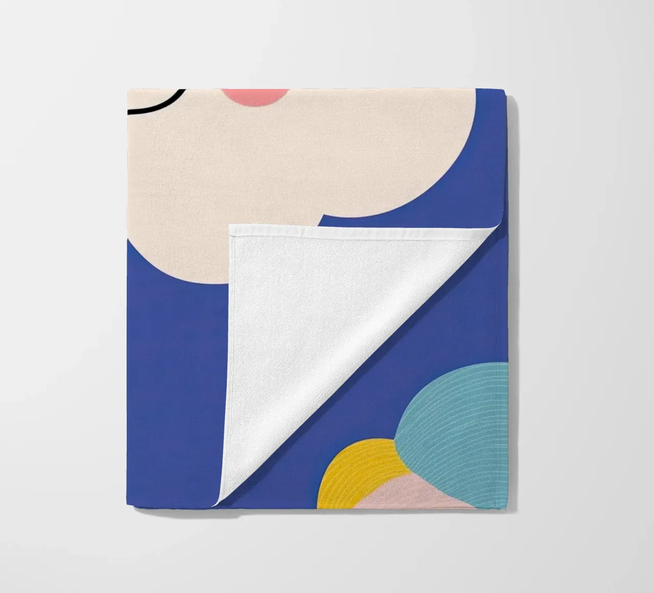 Wolken glimlachen strandhanddoek van Little Art Lab