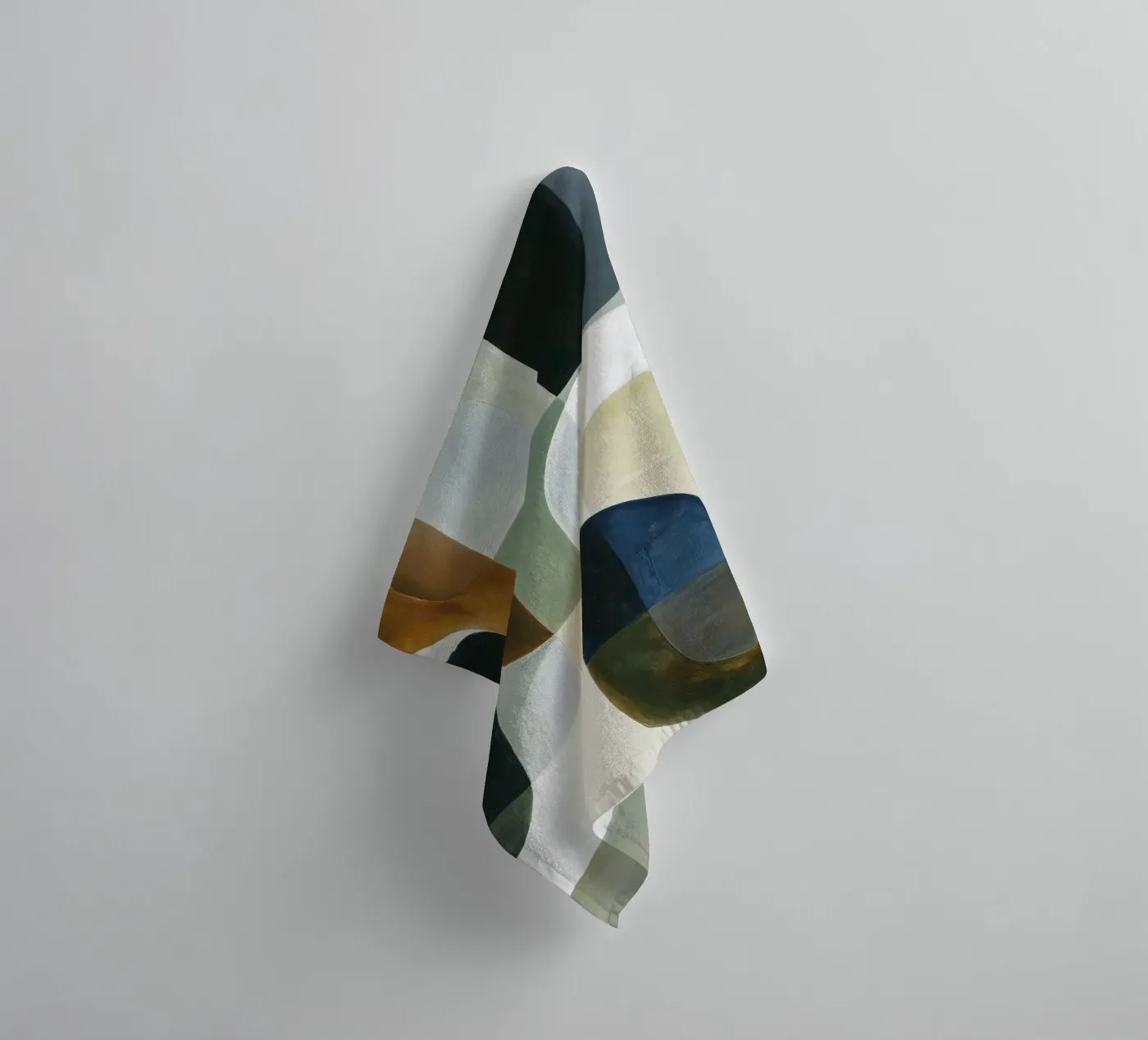 Abstracte compositie badhanddoek van Rustic Grace Studio 02