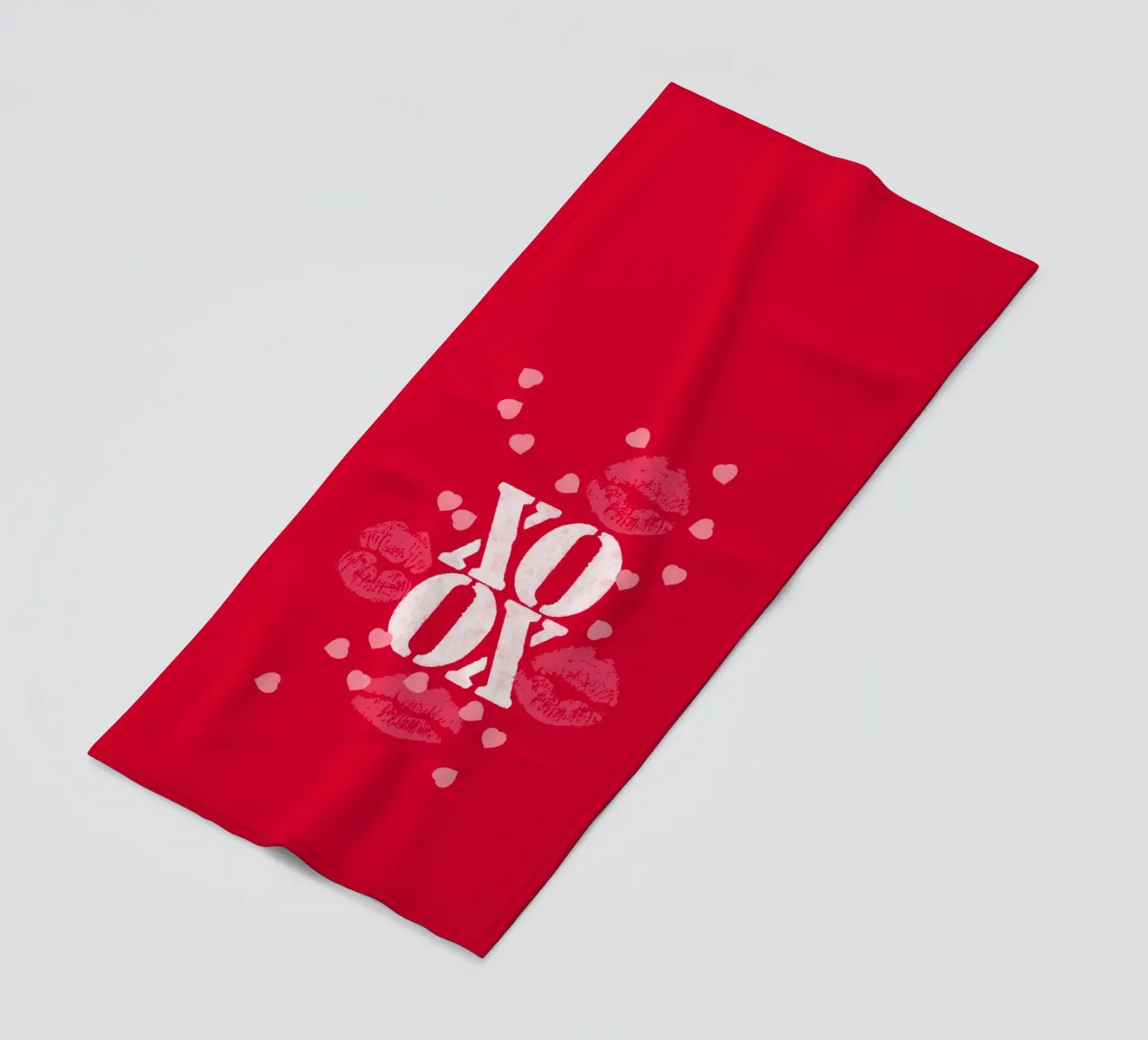 Hugs and Kisses beach towel by meikekohls