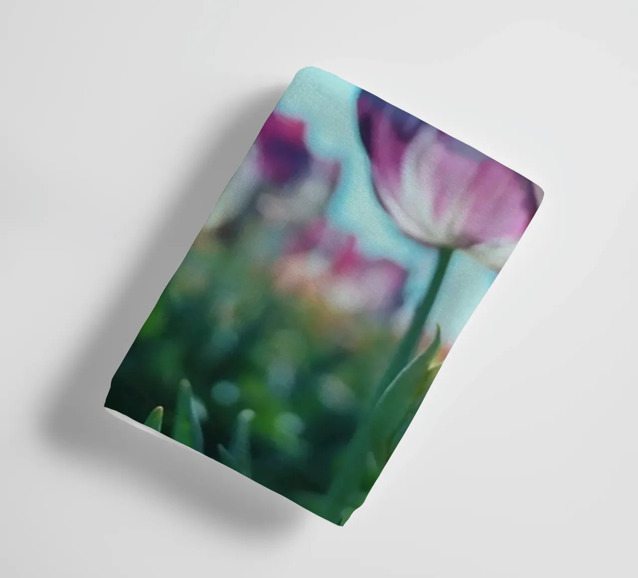 Purple Tulips asciugamano da bagno da Morgan Kendall