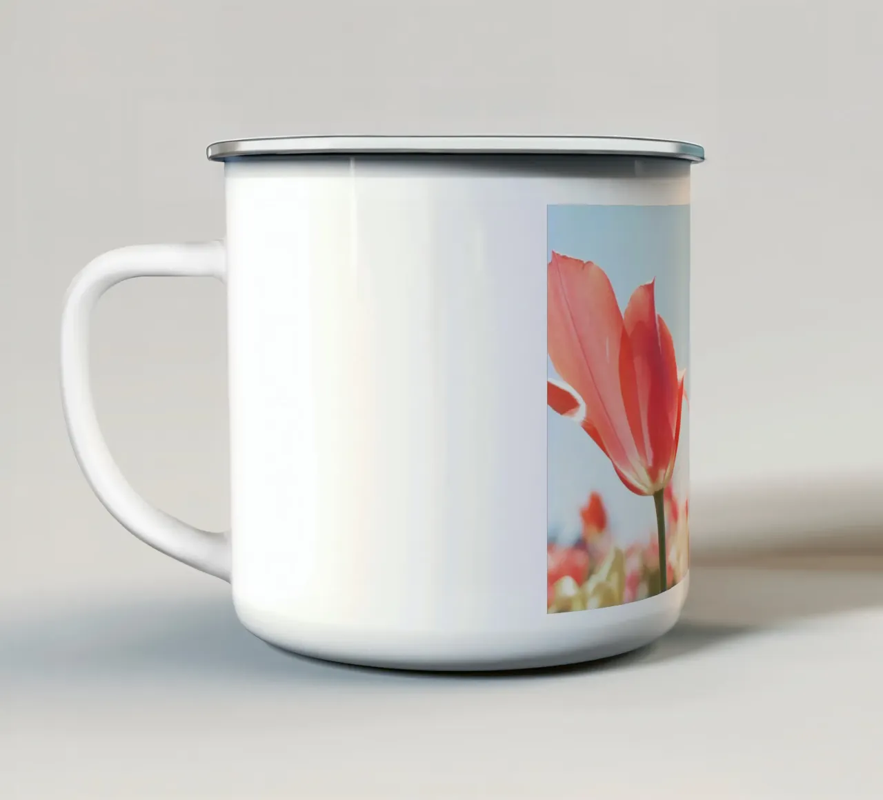 Sway tazza in smalto da Morgan Kendall